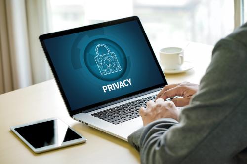 Consapevolezza online: essere cittadini digitali più accorti Consapevolezza online: essere cittadini digitali più accorti